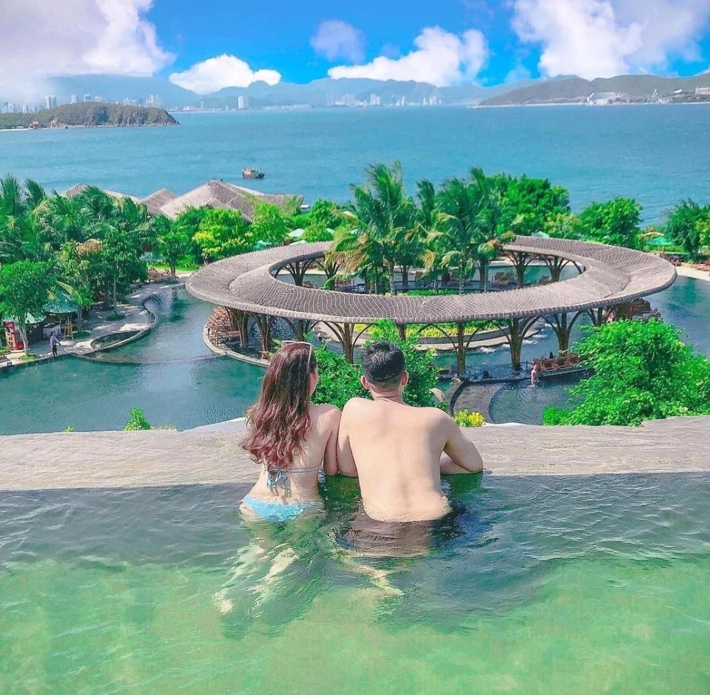 Vé hòn tằm tự túc nên đặt trước để tránh hết chỗ giờ cao điểm