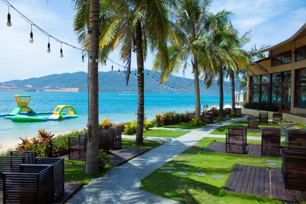 Hòn tằm resort review nhận được nhiều đánh giá tích cực từ du khách