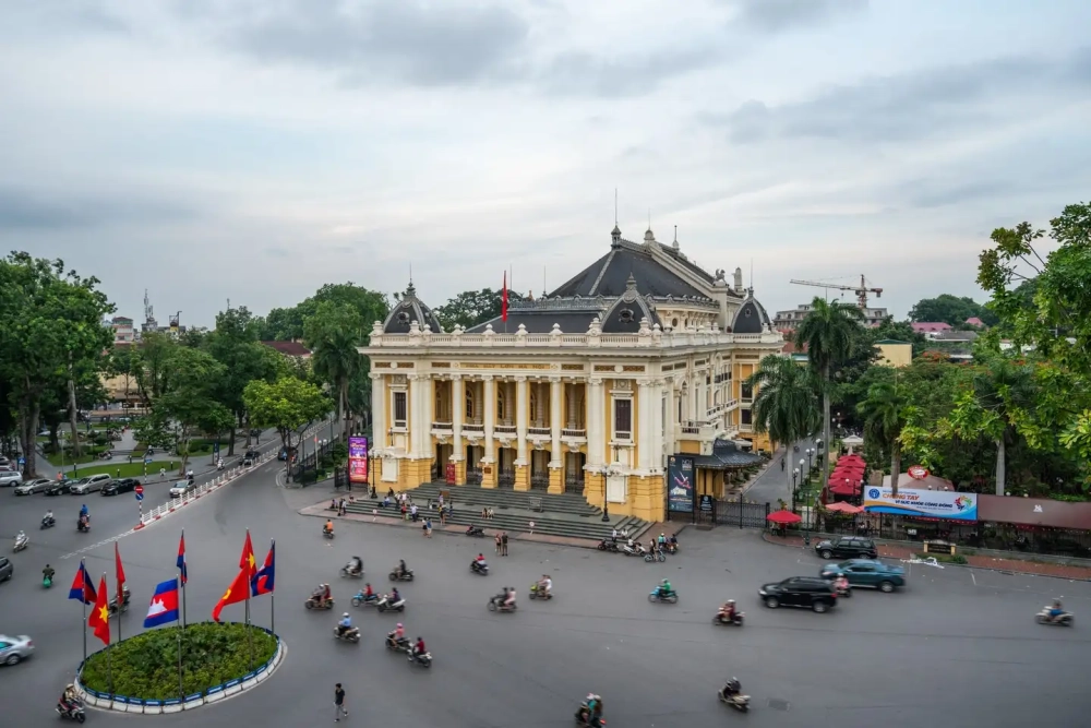 Chiêm ngưỡng hình ảnh nhà hát lớn từ nhiều góc nhìn