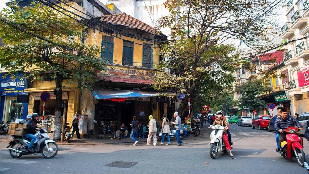 Nhà ở phố cổ Hà Nội là sự kết hợp giữa không gian sống hiện đại và truyền thống