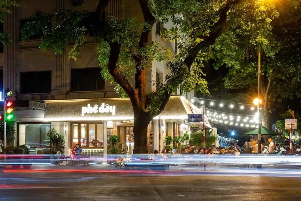 Cafe phố phan đình phùng mang phong cách Pháp cổ điển