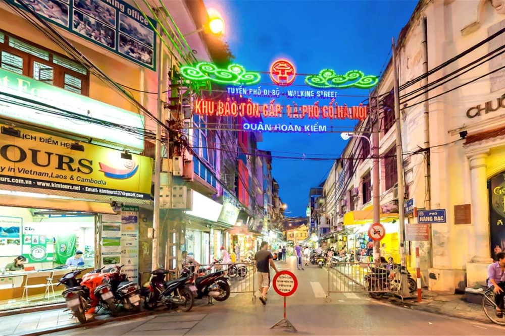 Đôi nét về phố Tạ Hiện khu phố nổi tiếng với văn hóa bia đặc sắc