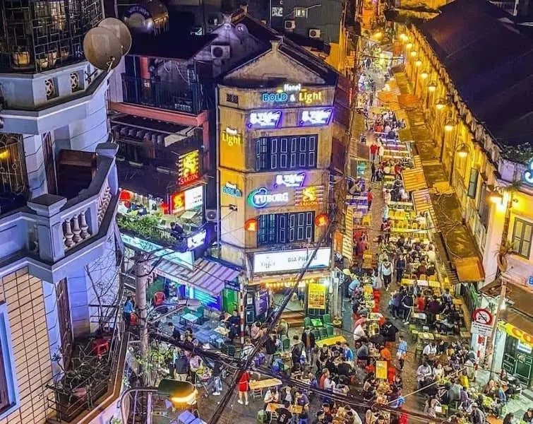 Địa chỉ phố Tạ Hiện dễ dàng tìm thấy tại trung tâm Hà Nội