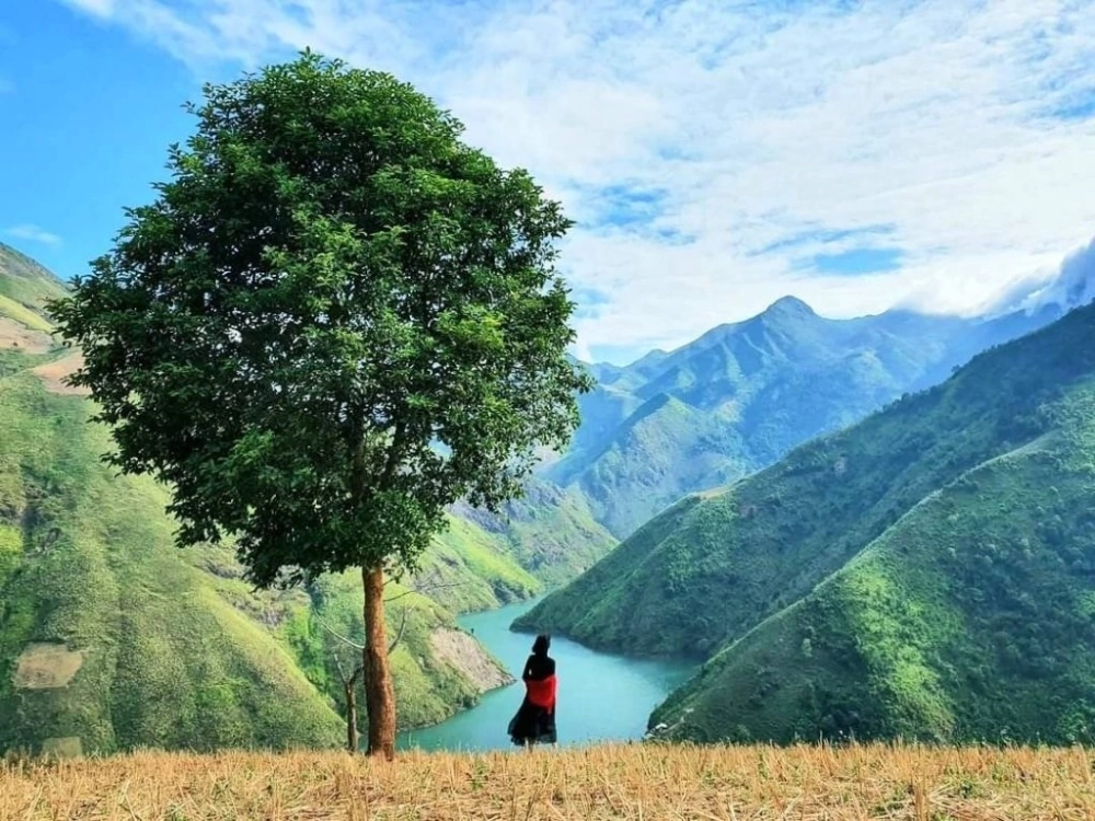 Đọc ngay tà xùa review để biết lý do đây là điểm đến yêu thích