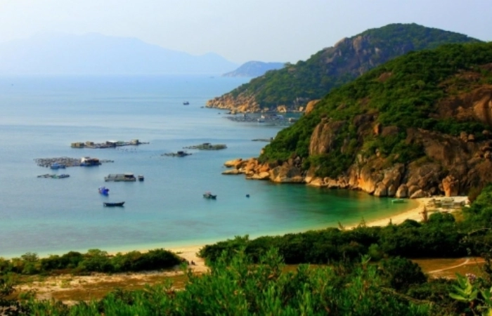 Vịnh cam ranh rộng bao nhiêu km đủ để tàu lớn vào neo đậu