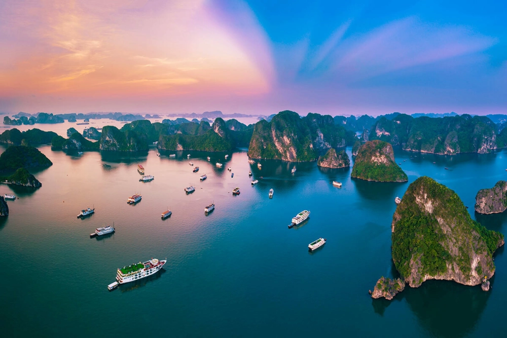 Cùng tham quan vịnh Hạ Long ngắm nhìn cảnh đẹp như tranh