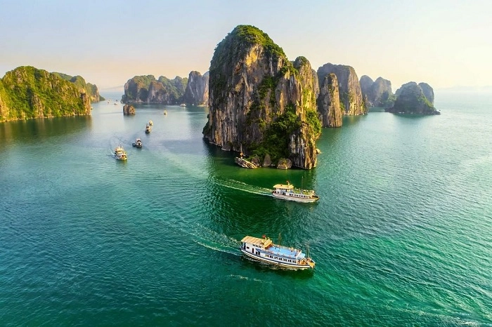 Trải nghiệm du thuyền vịnh Hạ Long sang trọng giữa lòng thiên nhiên