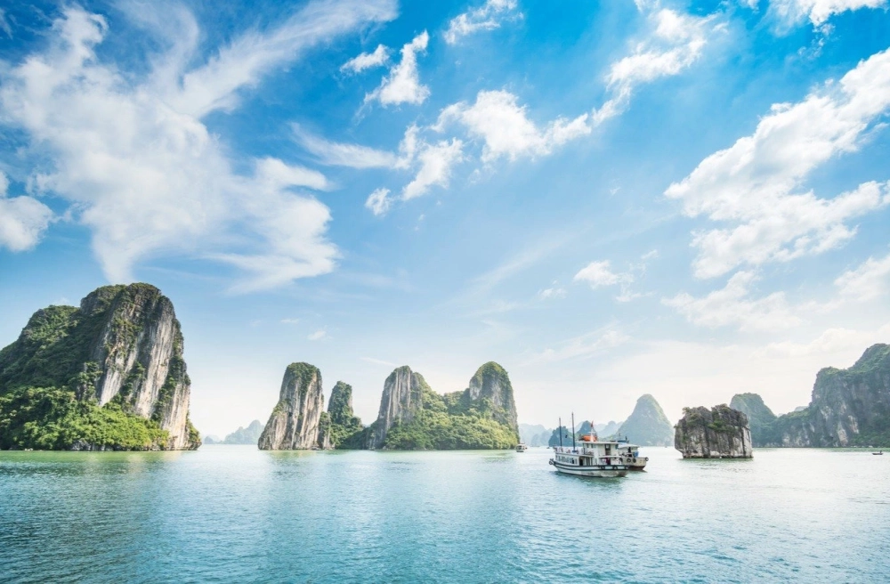 Giới thiệu về vịnh Hạ Long cùng lịch sử và kỳ quan thiên nhiên