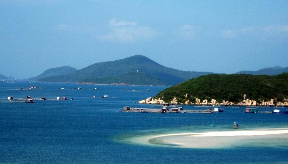 Giới thiệu về vịnh Nha Trang với cảnh sắc biển cả tuyệt mỹ
