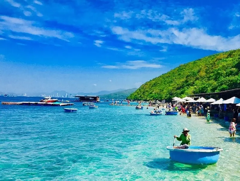 Chiêm ngưỡng vịnh san hô Nha Trang với cảnh sắc tuyệt vời