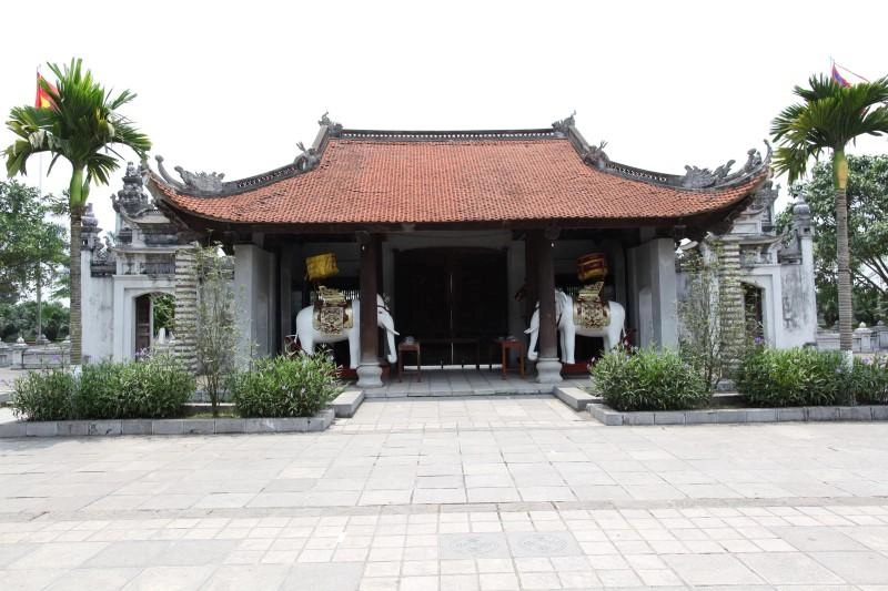 Khám phá ảnh đền hai bà trưng qua những góc chụp ấn tượng