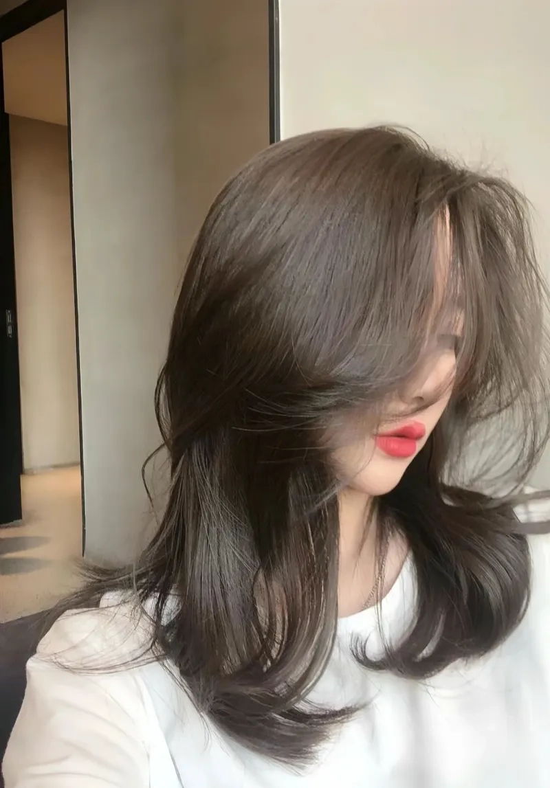 Màu tóc nâu trà đen đang làm mưa làm gió hiện nay