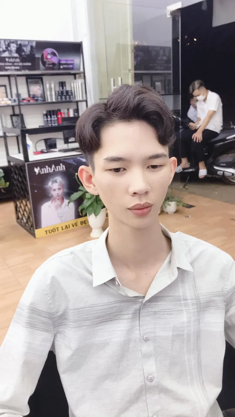 Màu nâu đen socola giúp tóc óng mượt bất ngờ