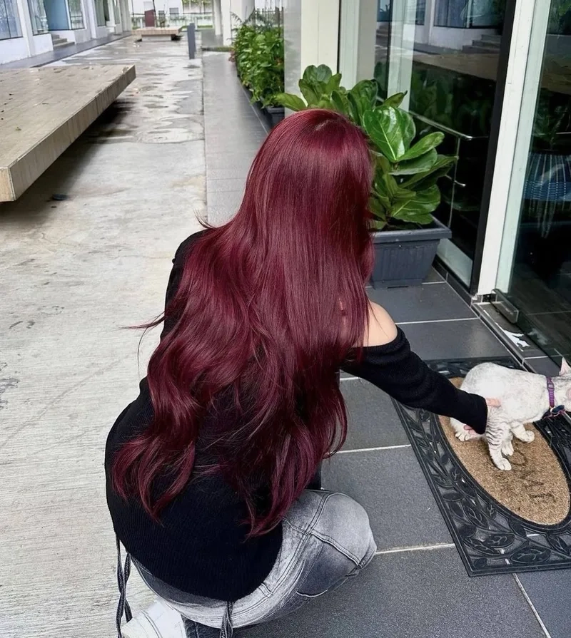 Tóc màu nâu đỏ cherry đẹp tự nhiên