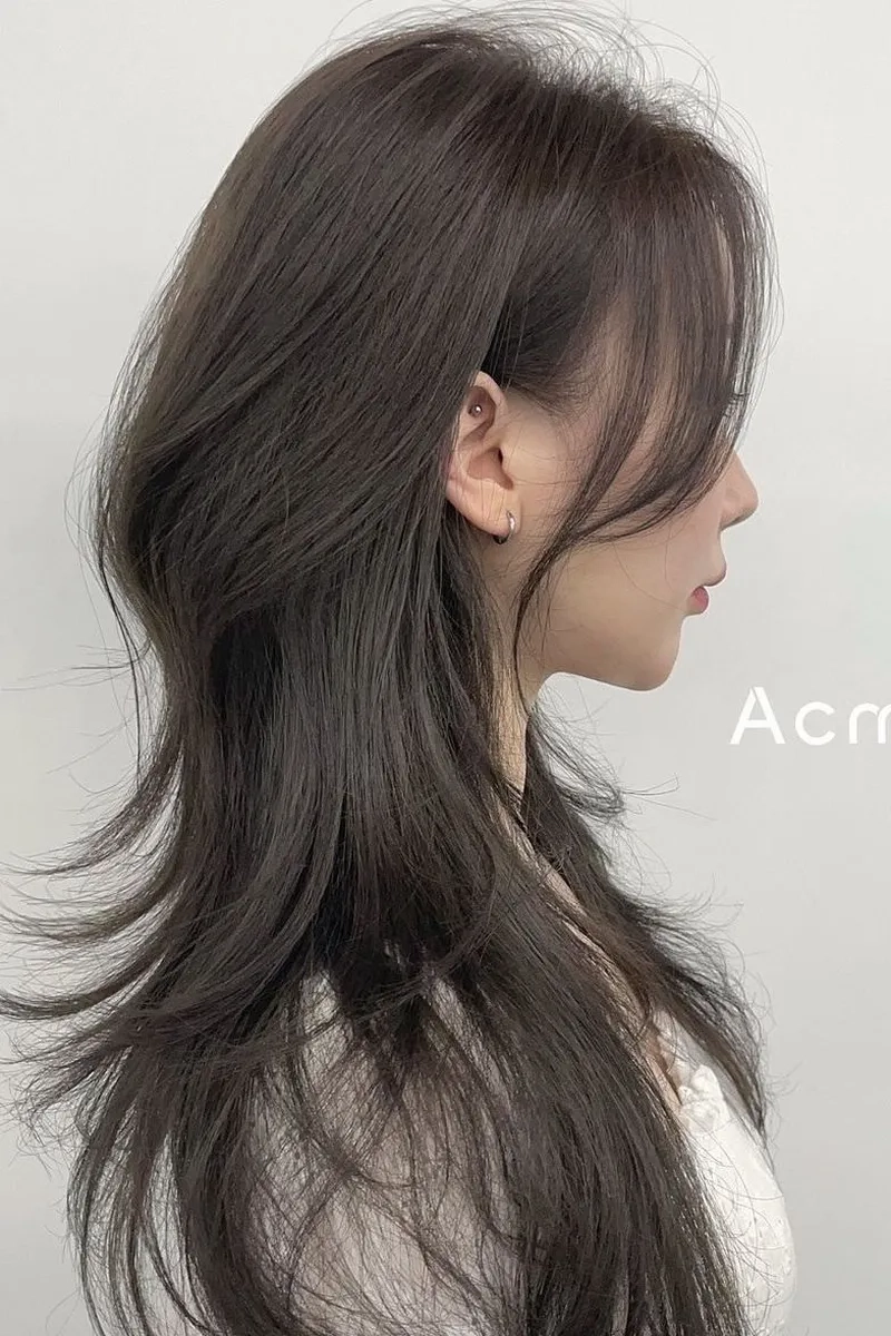 Tóc nâu trà phù hợp với mọi dịp