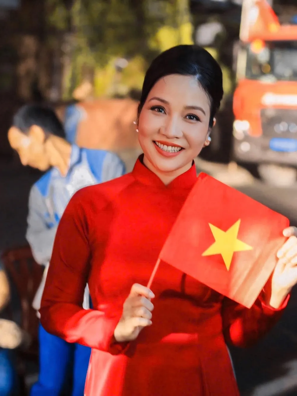 Tỏa sáng trong show Mỹ Linh chị đẹp đạp gió rẽ sóng