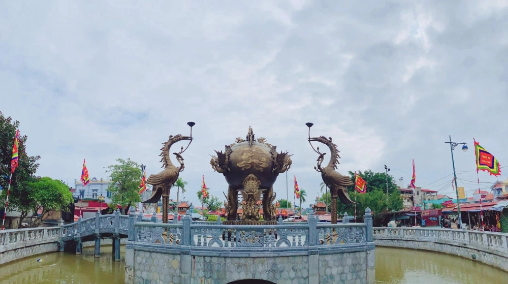 Phủ Dầy Ở Đâu, nằm tại huyện Vụ Bản