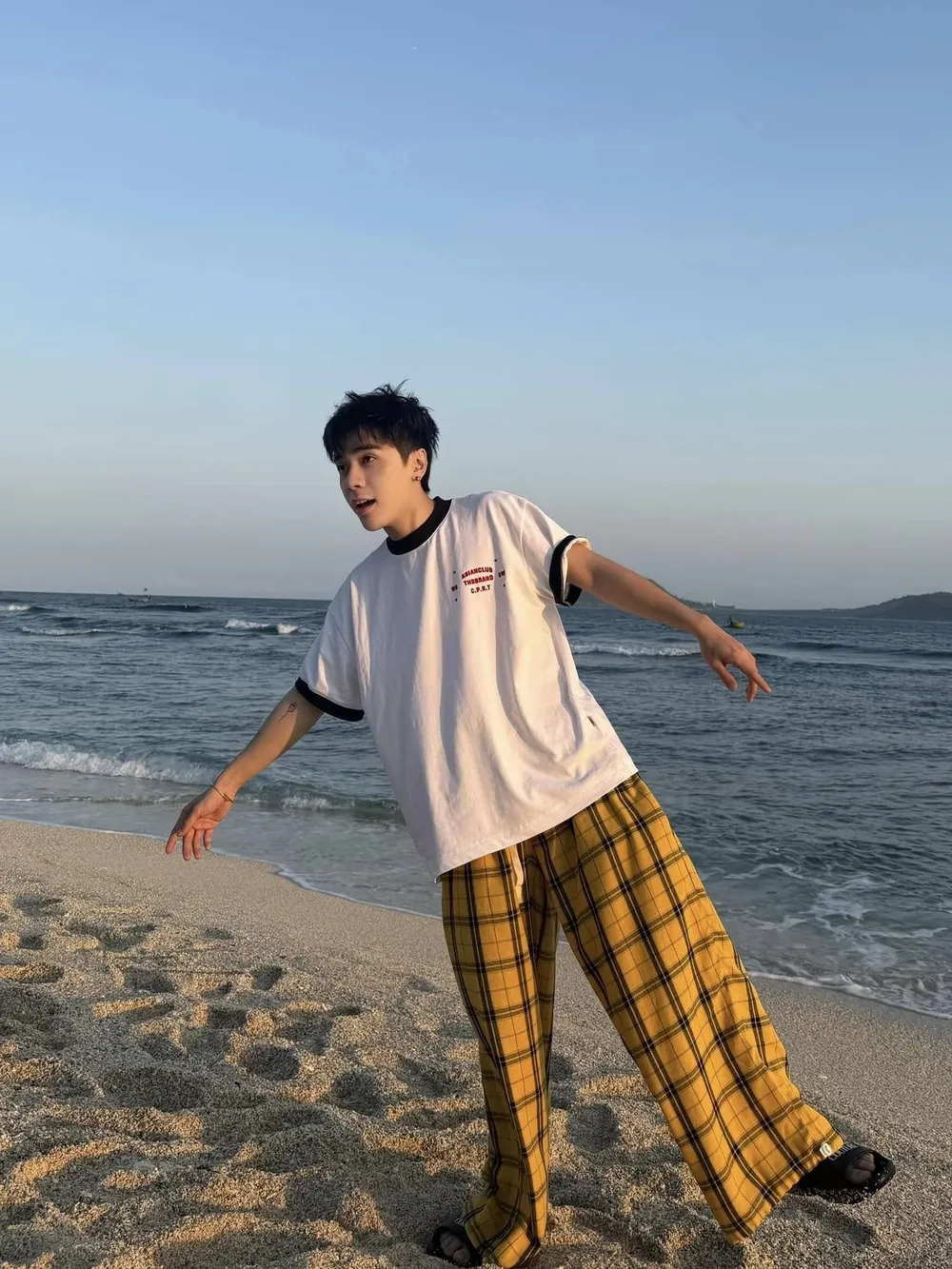 Cùng học lời Catch Me If You Can lyrics Quang Hùng cực ngầu