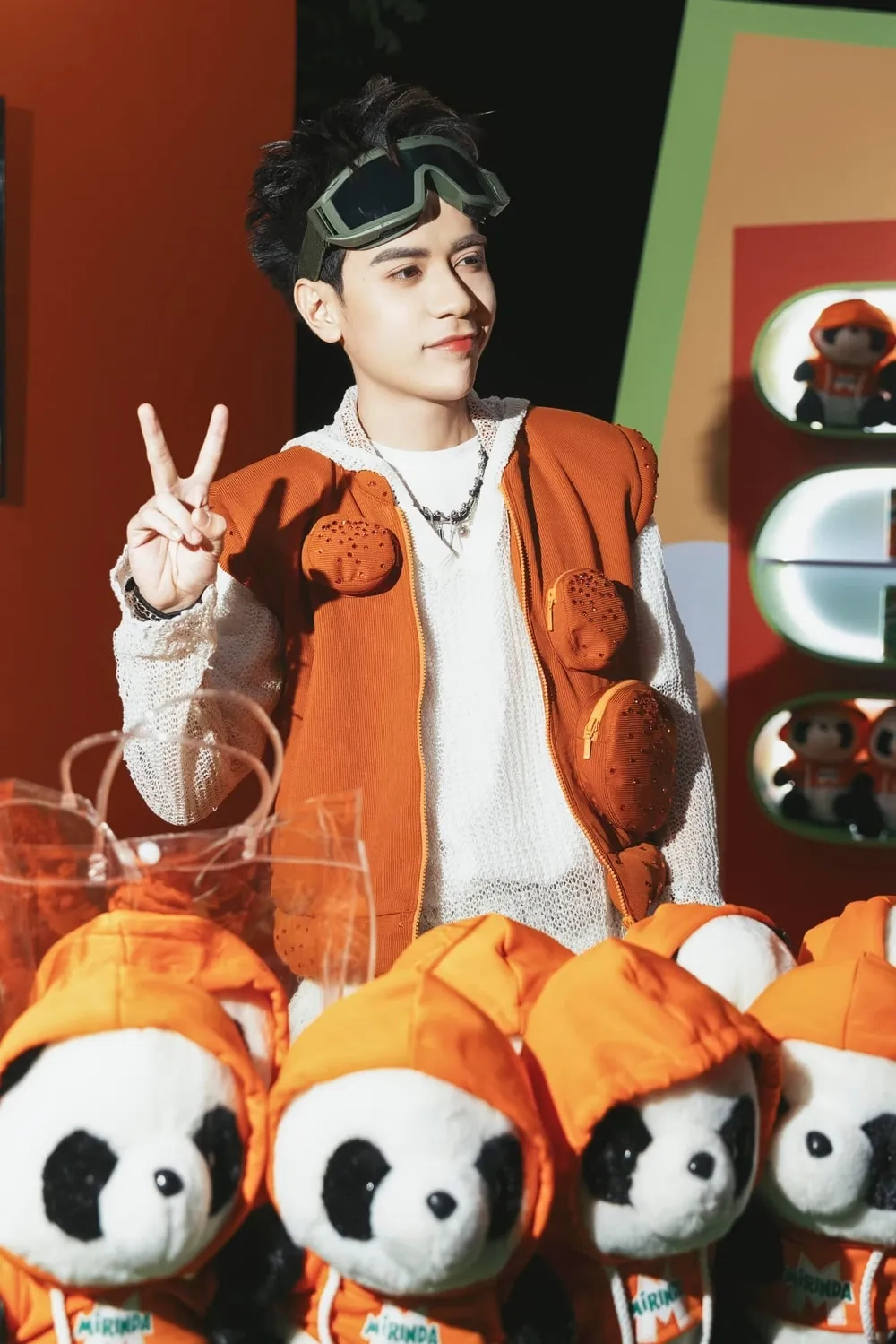 Bộ ảnh Quang Hùng cute khiến fan rụng tim