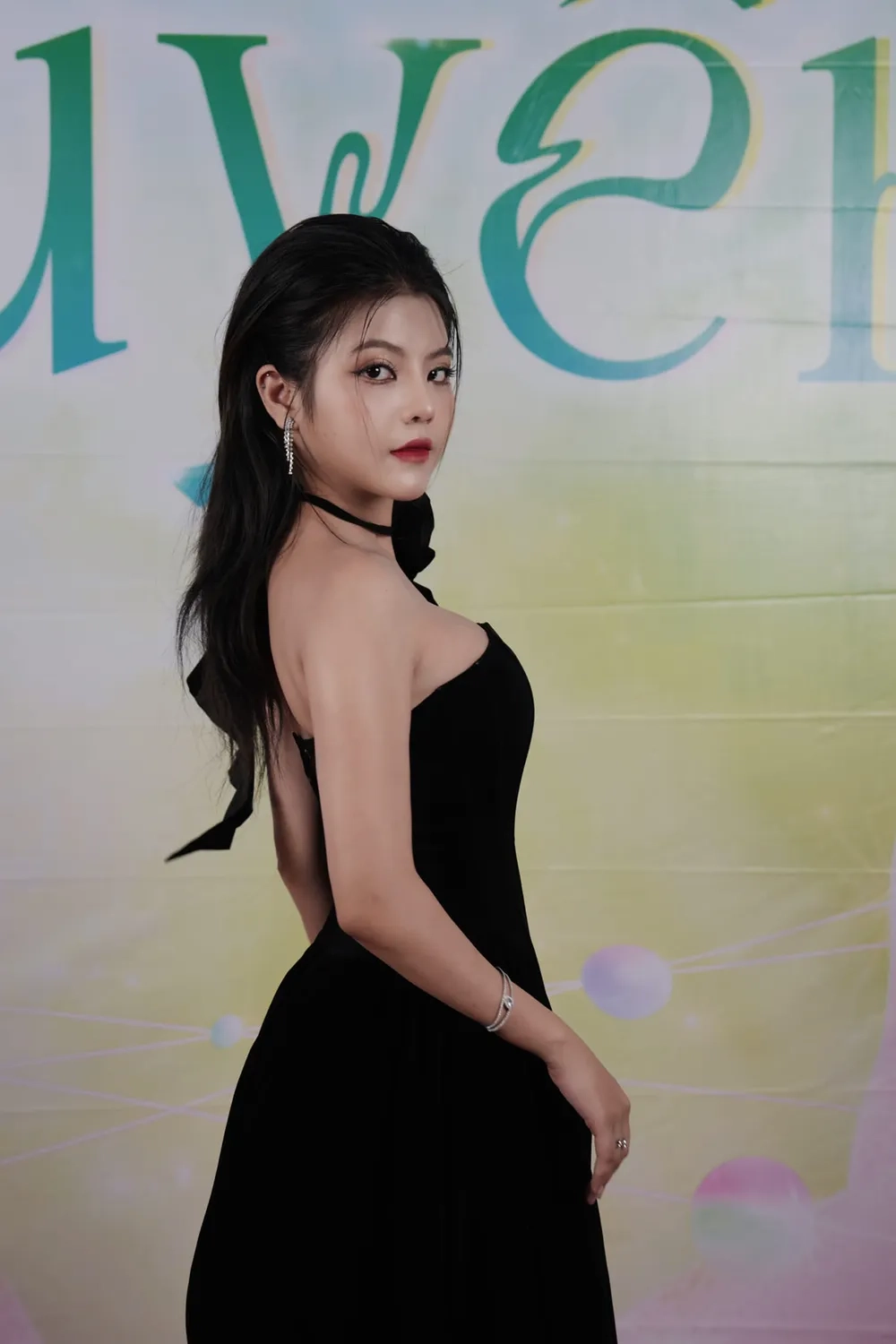 Hình ảnh cá tính và Reency Ngô ngầu