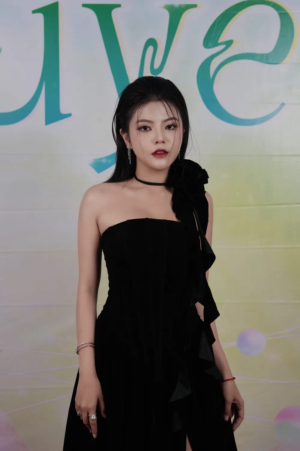 Dân mạng đoán già đoán non Reency Ngô yêu ai
