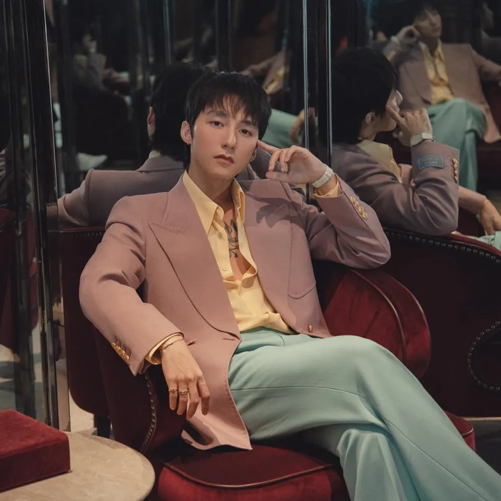 Tái xuất rực rỡ cùng Sơn Tùng M-TP outfit cực chất