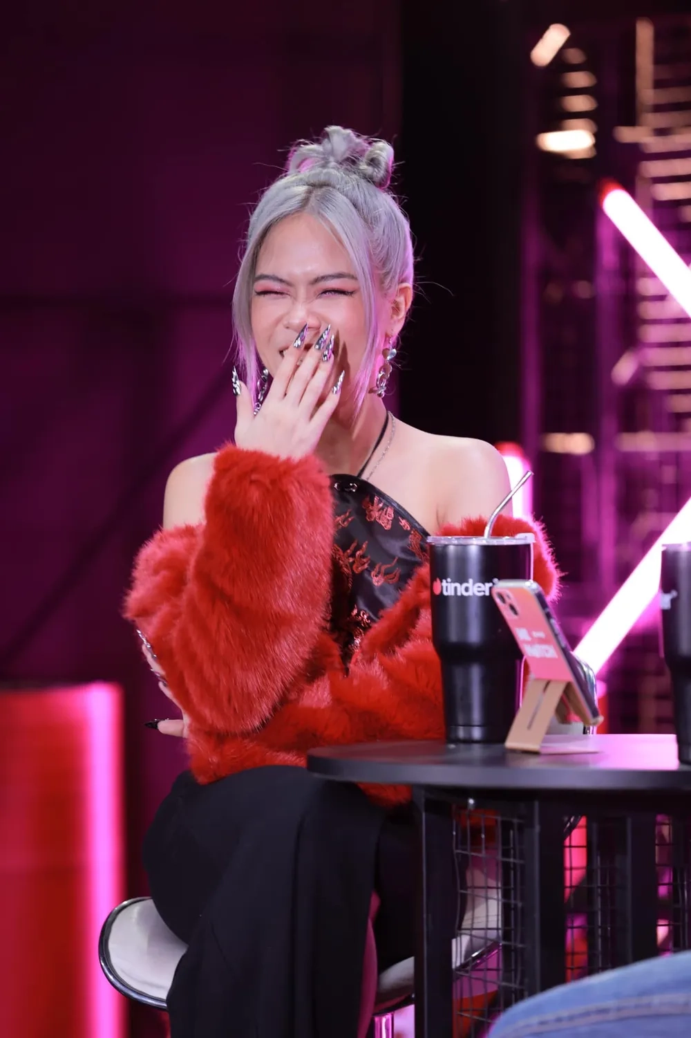 Tổng hợp hit đỉnh trong album Tlinh