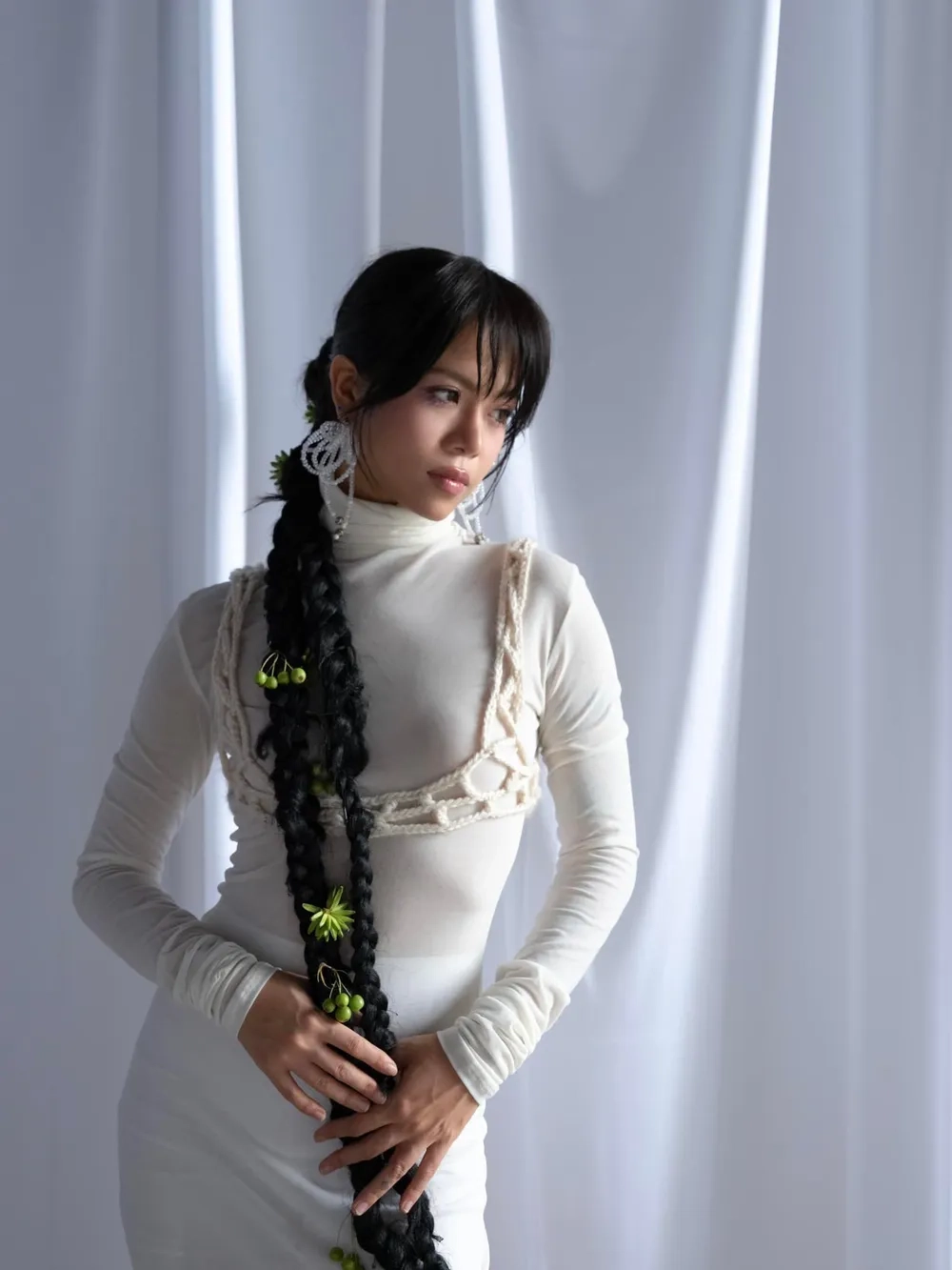 Sâu lắng với từng câu chữ trong Tlinh lyrics