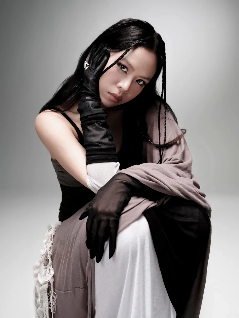 Cảm động với bao nhiêu loài hoa lyrics Tlinh