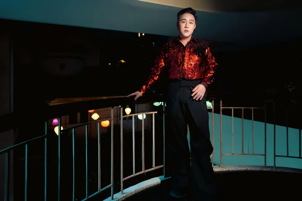 Tham gia live show Trung Quân idol cực hoành tráng