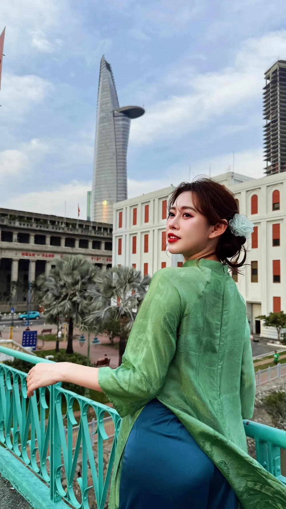 Cộng đồng mạng gọi cô là Chị Việt Phương Thoa