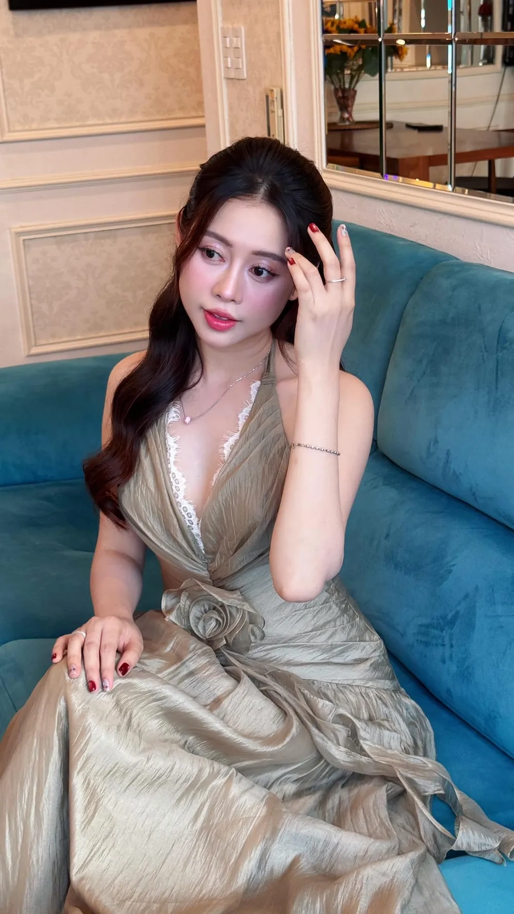 Nổi bật tại sự kiện gần đây Việt Phương Thoa đi sự kiện