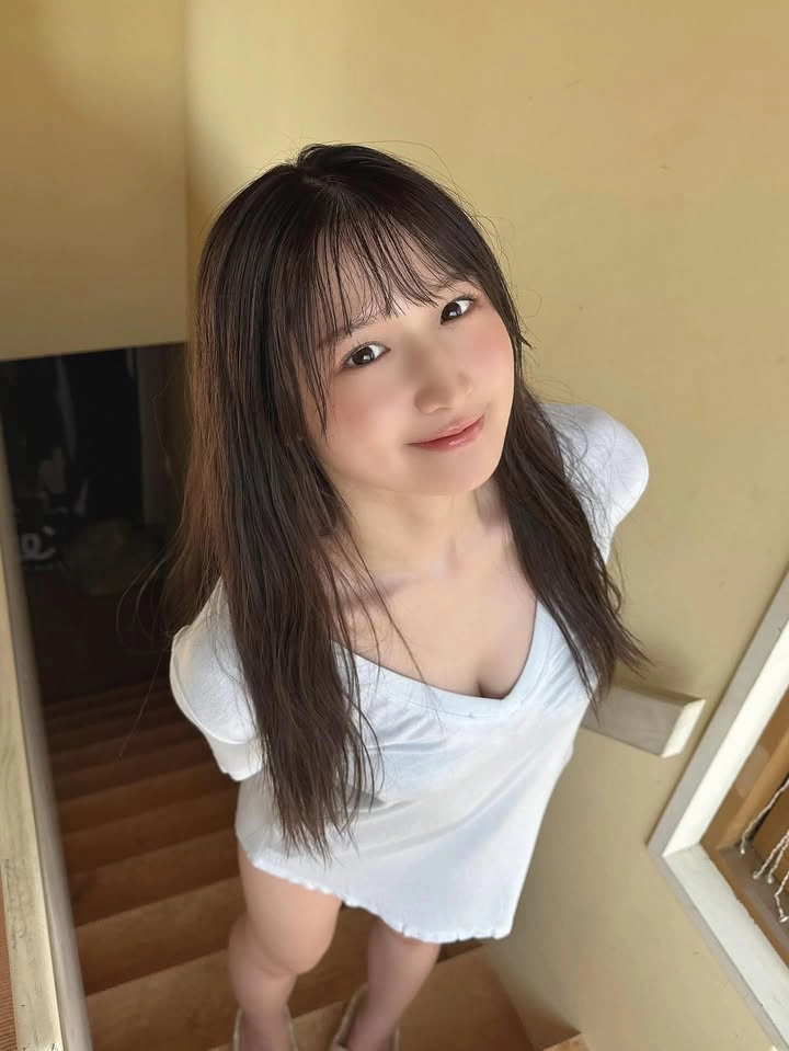 Kotori Kaiga quay lưng cong cháy nóng bỏng cuốn hút