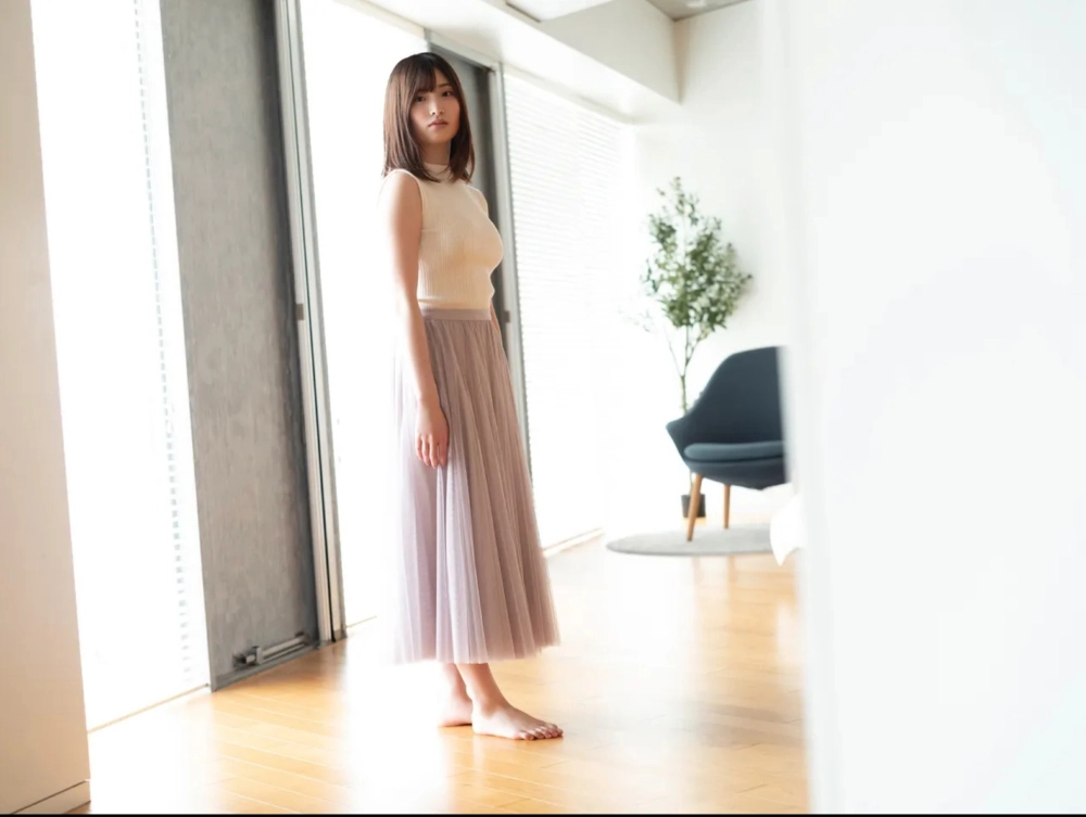 Airi Saito nóng bỏng khó cưỡng trong từng cử chỉ