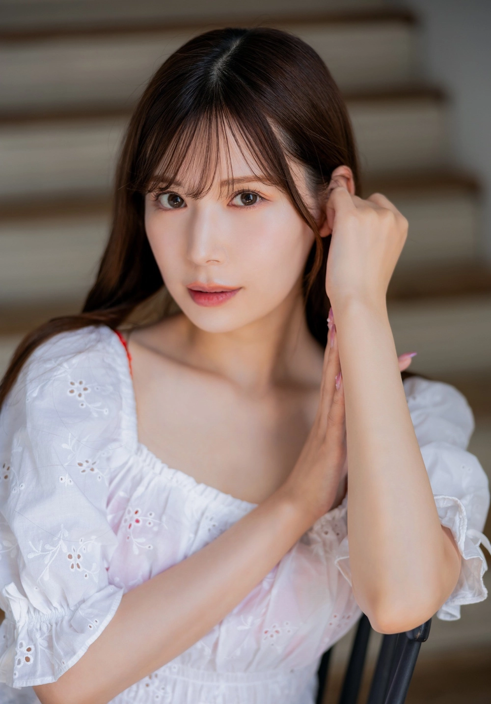 Akari Tsumugi nóng bỏng khó cưỡng trong từng cử chỉ