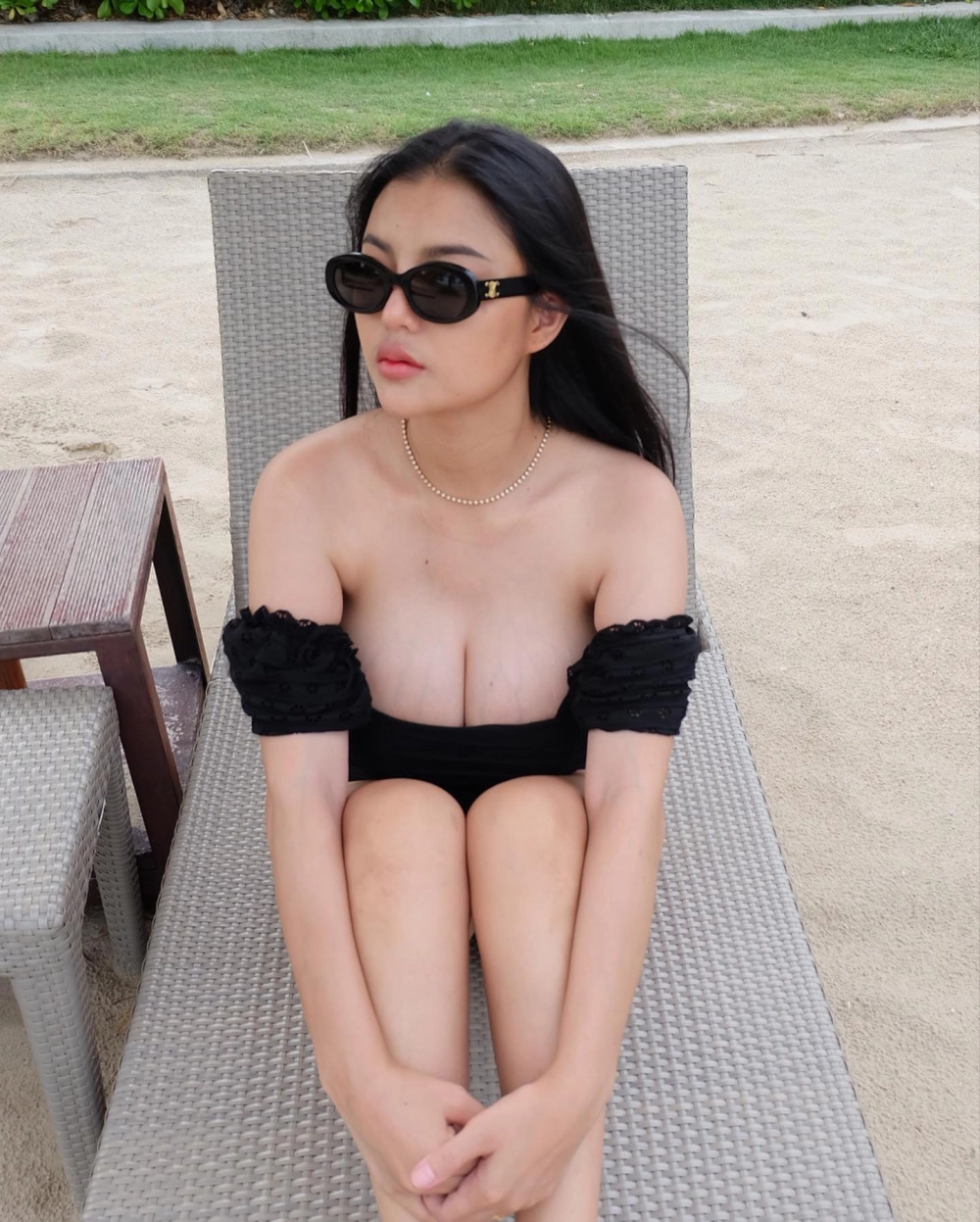 Gái xinh khoe vú ảnh tự tin khoe ngực căng tròn nóng bỏng quyến rũ mê mẩn