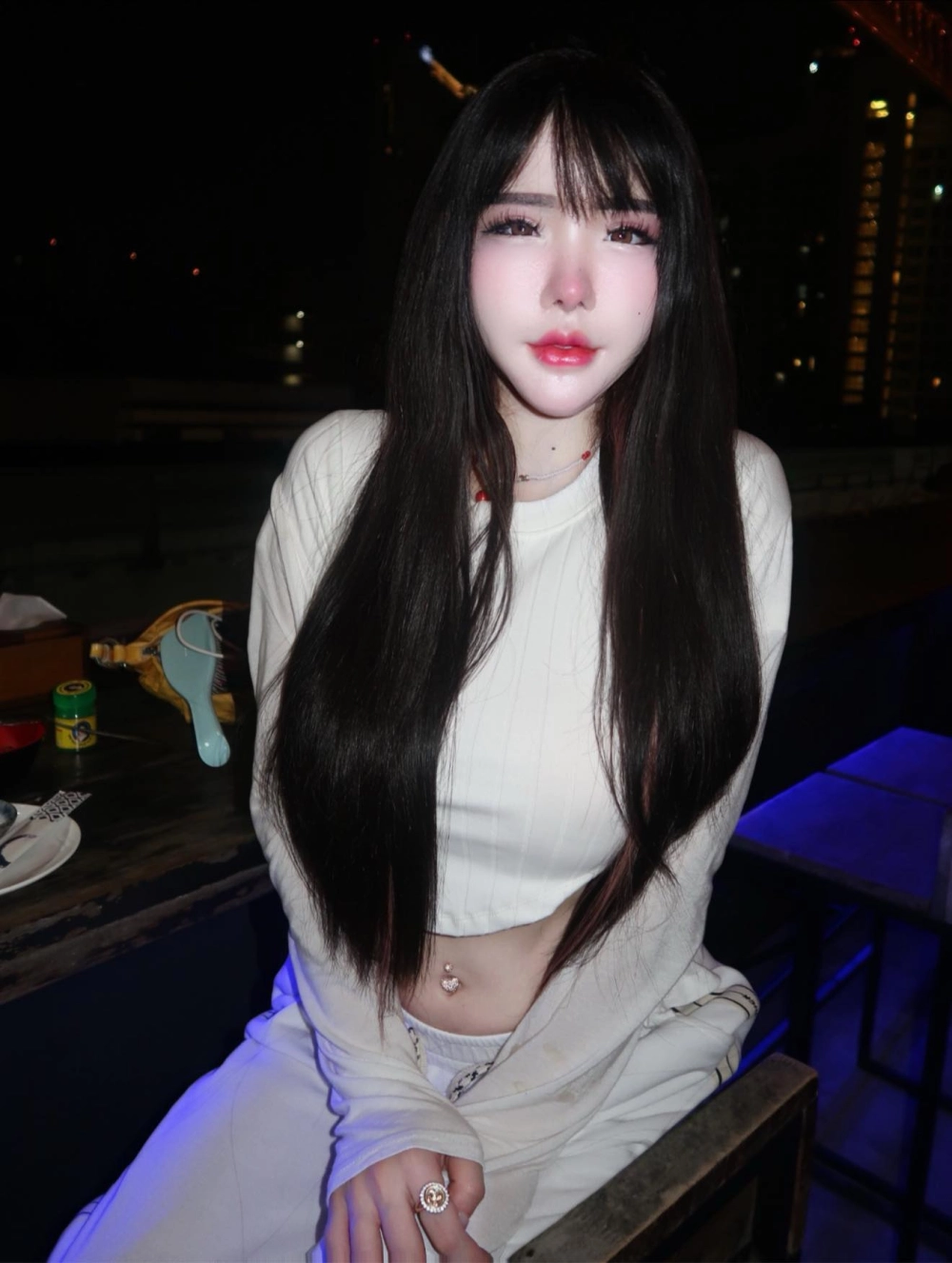 Gái xinh khỏa thân khoe vú nude khoe vòng một đẹp nóng bỏng quyến rũ tột độ