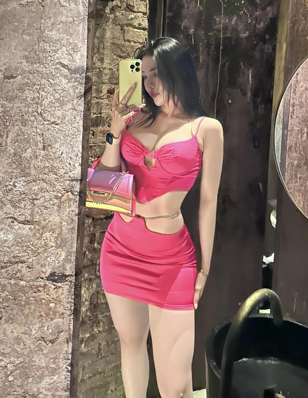 Ảnh sex les liếm lồn dâm tình nóng bỏng cuốn hút điên đảo