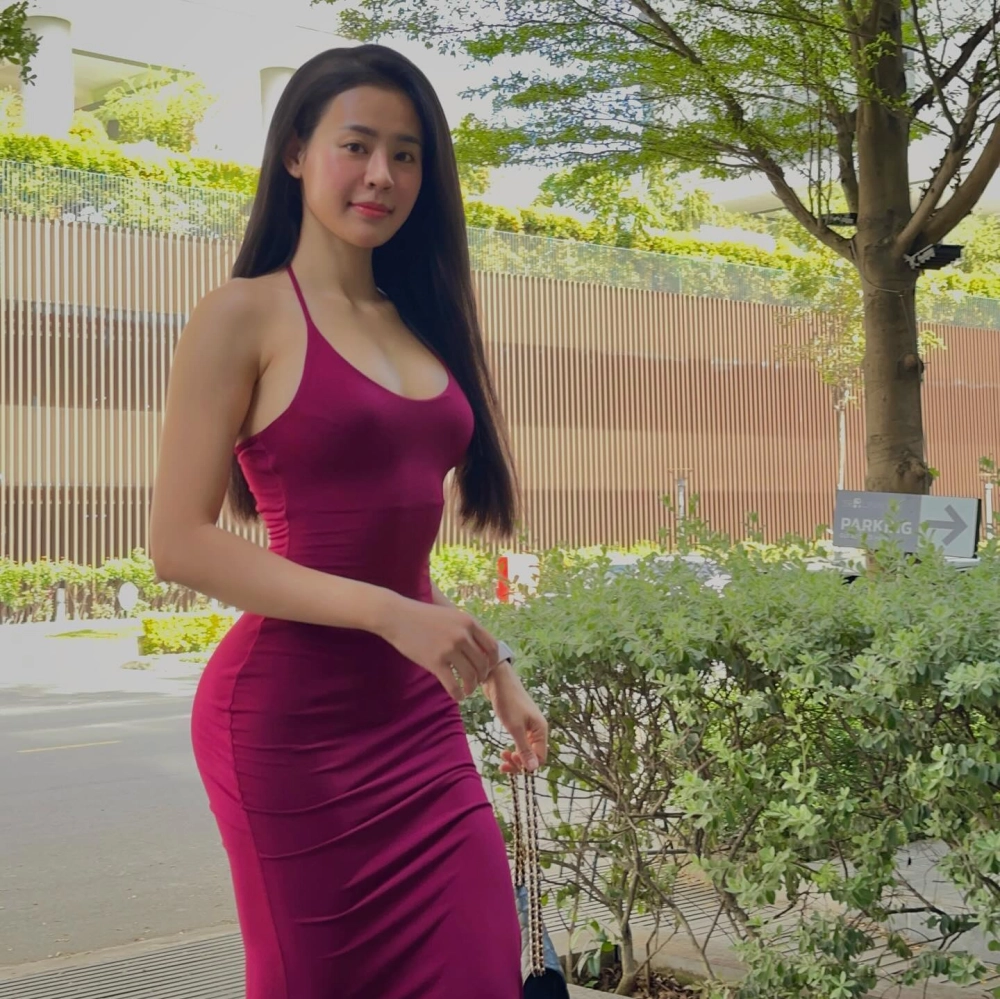 Ảnh gái xinh trung quốc mặc váy ngắn váy ngắn lộ hàng nóng bỏng ngất ngây