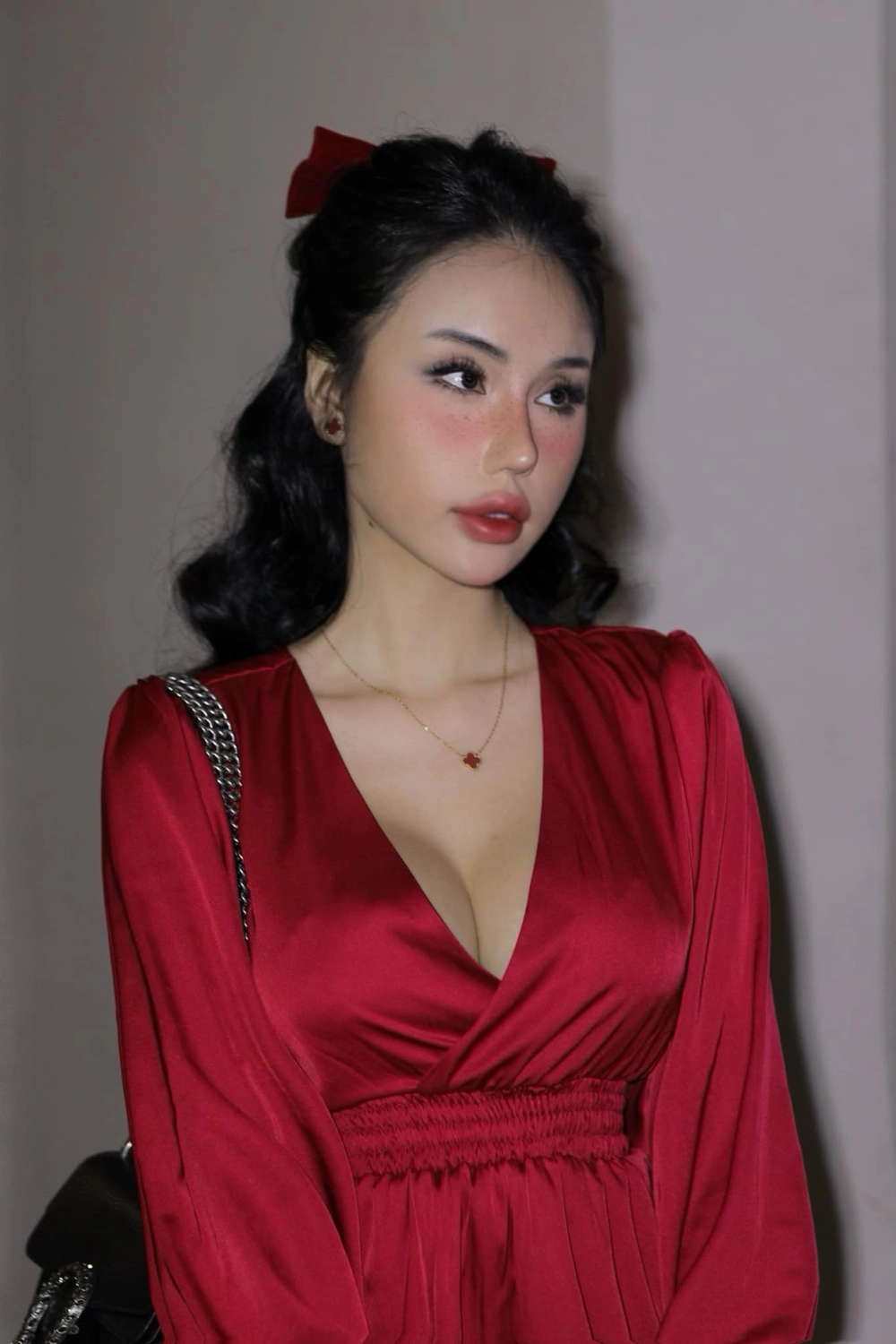 Sex vợ làm mẫu ảnh vợ nude hở bạo nóng bỏng cuồng nhiệt