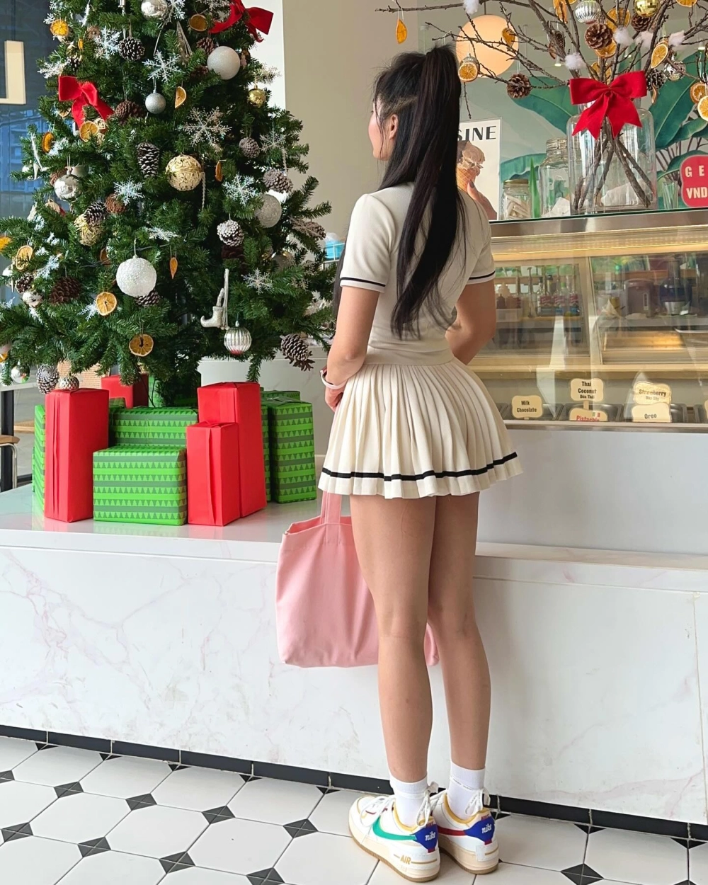 Gái xinh thủ dâm ảnh thủ dâm lồn ướt nóng bỏng dâm tình chết người