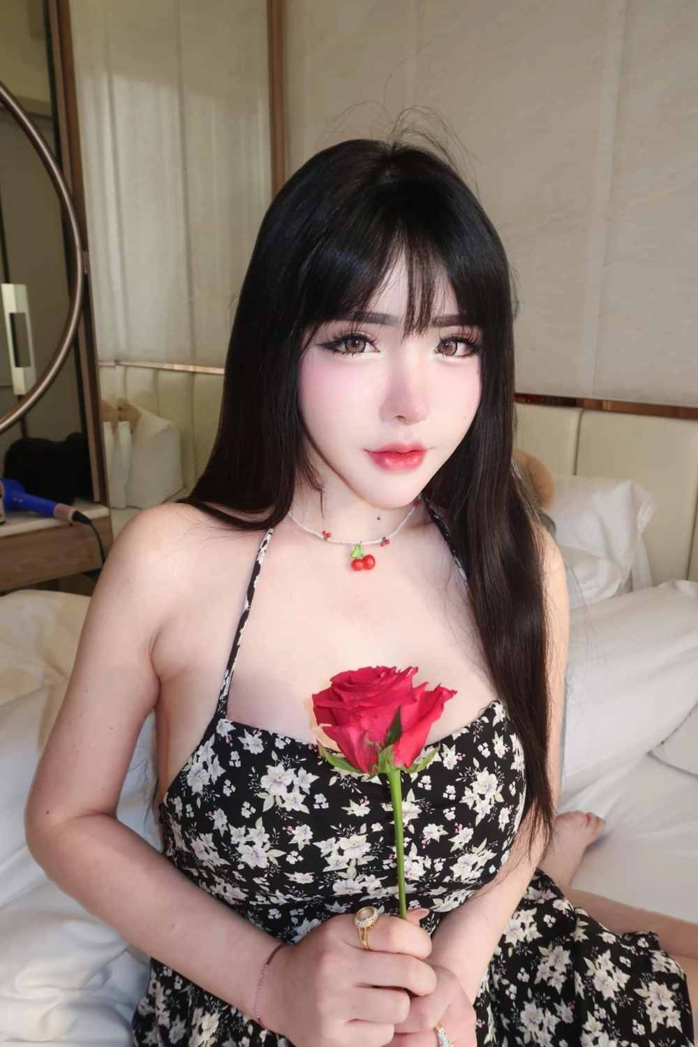 Sex gái xinh vú căng tròn ngực tròn trịa hoàn hảo nóng bỏng đê mê cuốn hút