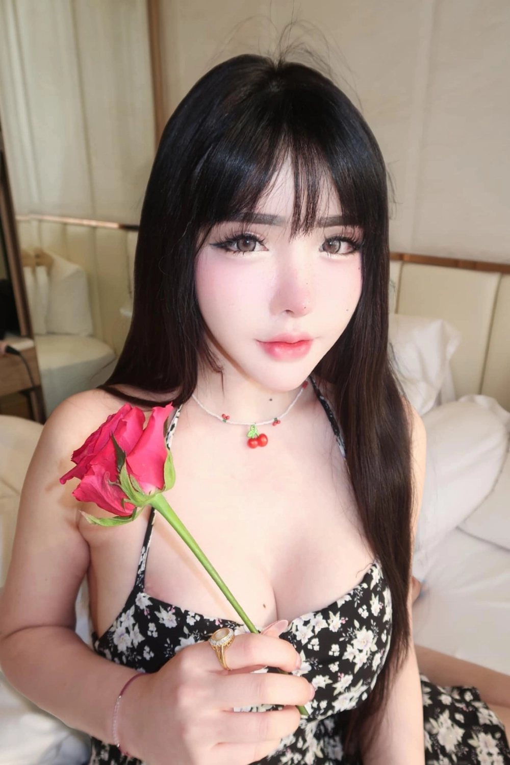 Gái xinh nhảy khoe vú đung đưa ngực khi nhảy sexy cuốn hút ánh nhìn mạnh