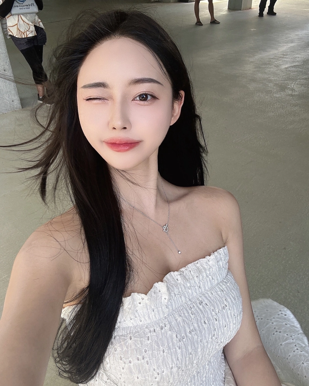 Gái xinh show vú thủ dâm dục vọng mê hoặc