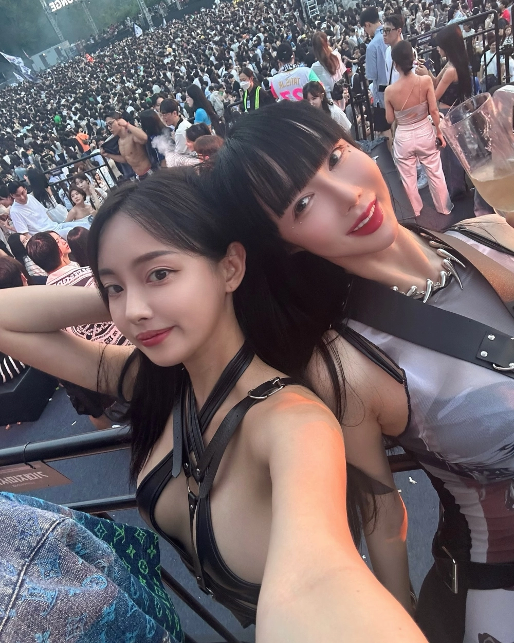 Ảnh gái xinh vú to nude căng tròn mê hoặc