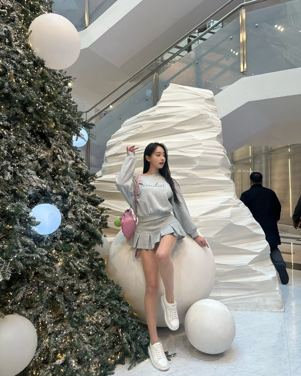 Gái xinh vú to căng vòng một căng mọng đầy đặn nóng bỏng quyến rũ mê hoặc