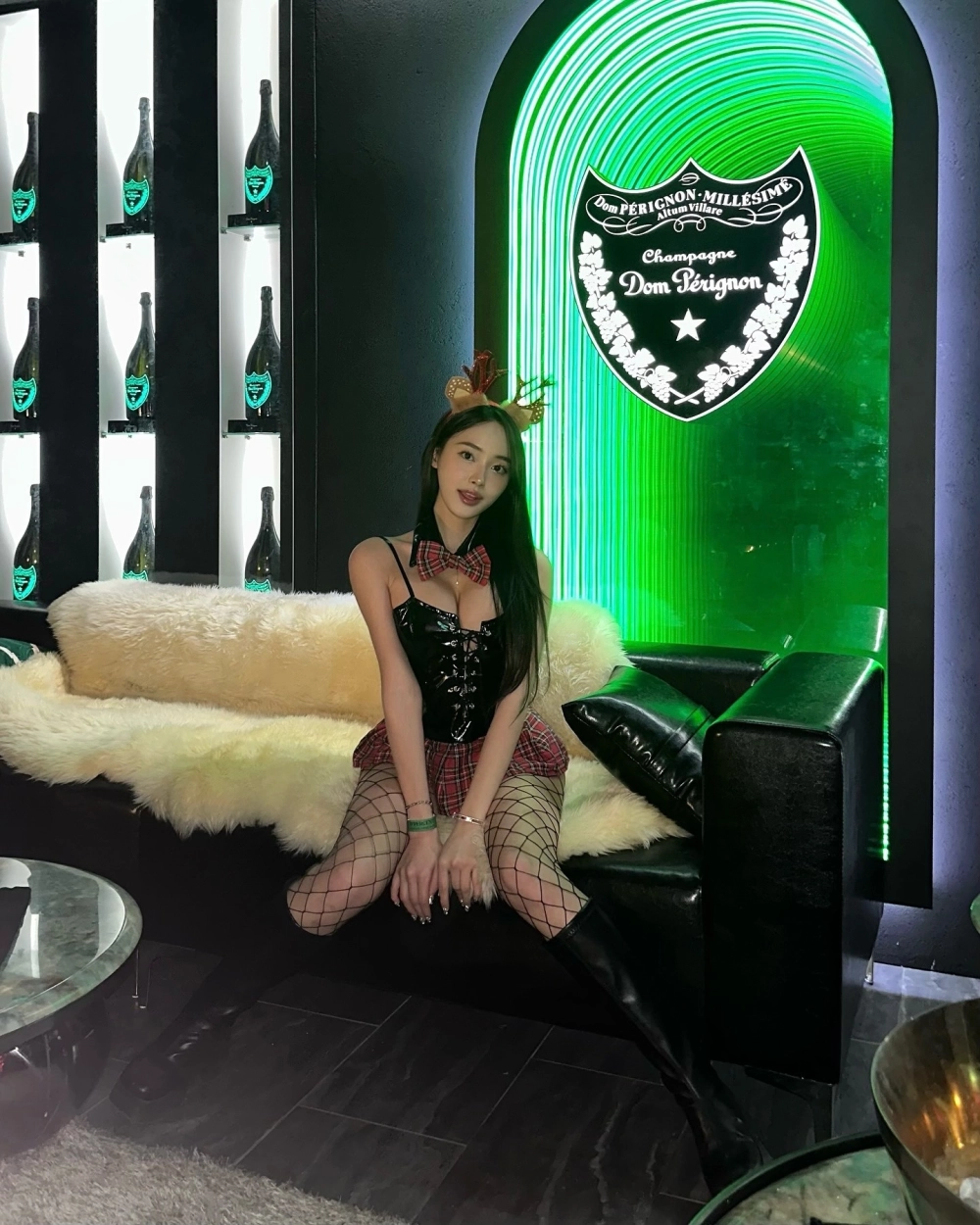 Vú gái xinh 18+ bộ ngực hoàn hảo gái đẹp 18+ sexy cuốn hút cuồng nhiệt mạnh mẽ