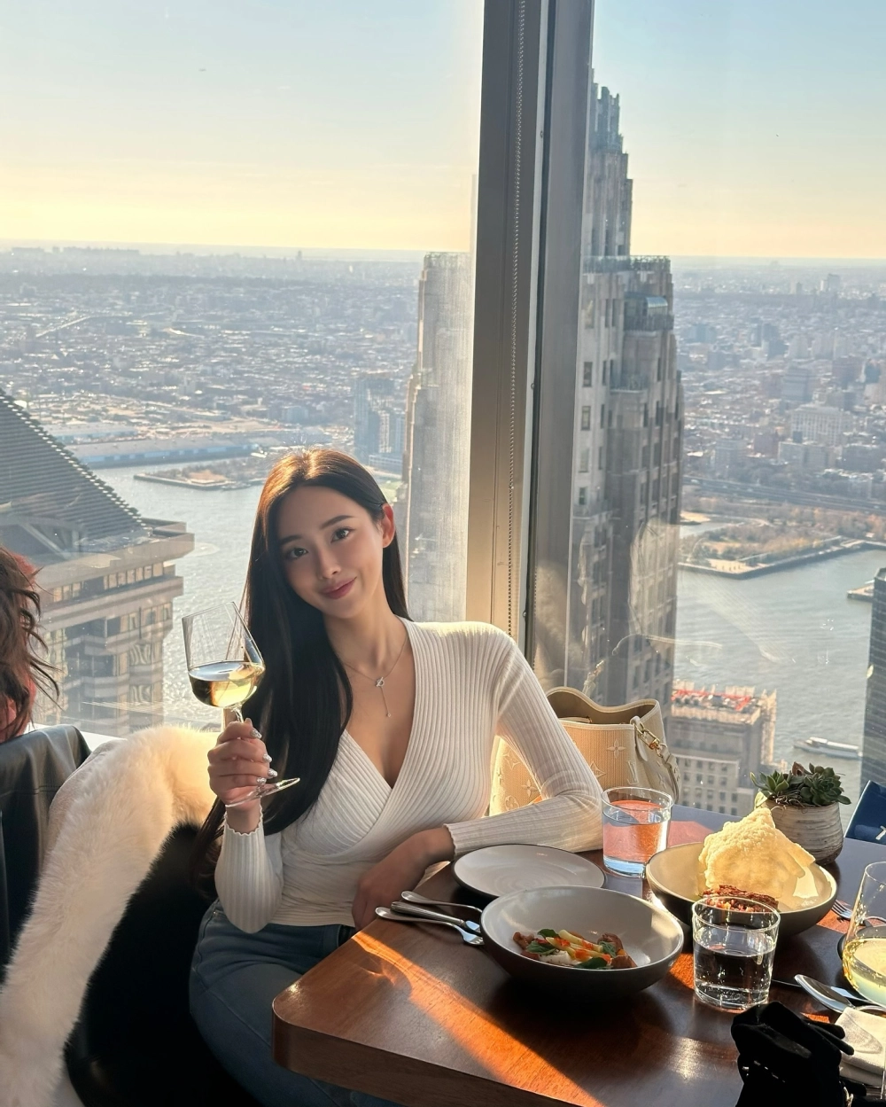 Gái xinh sexy khoe vú phong cách sexy khoe ngực đẹp mê hoặc quyến rũ mạnh