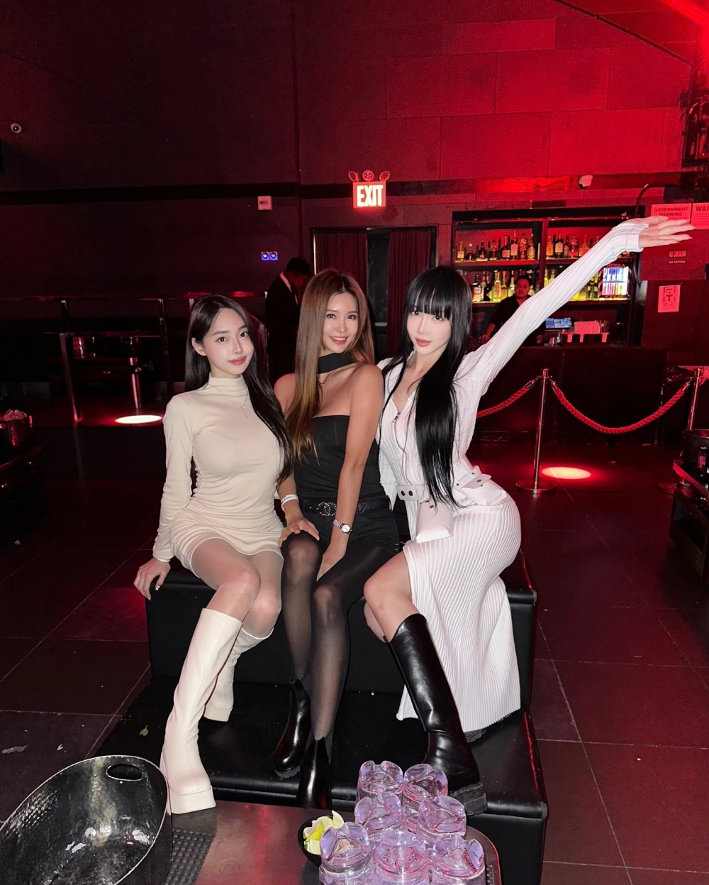 Gái xinh đeo kính vú to style trí thức ngực lớn gợi cảm nóng bỏng cực kỳ