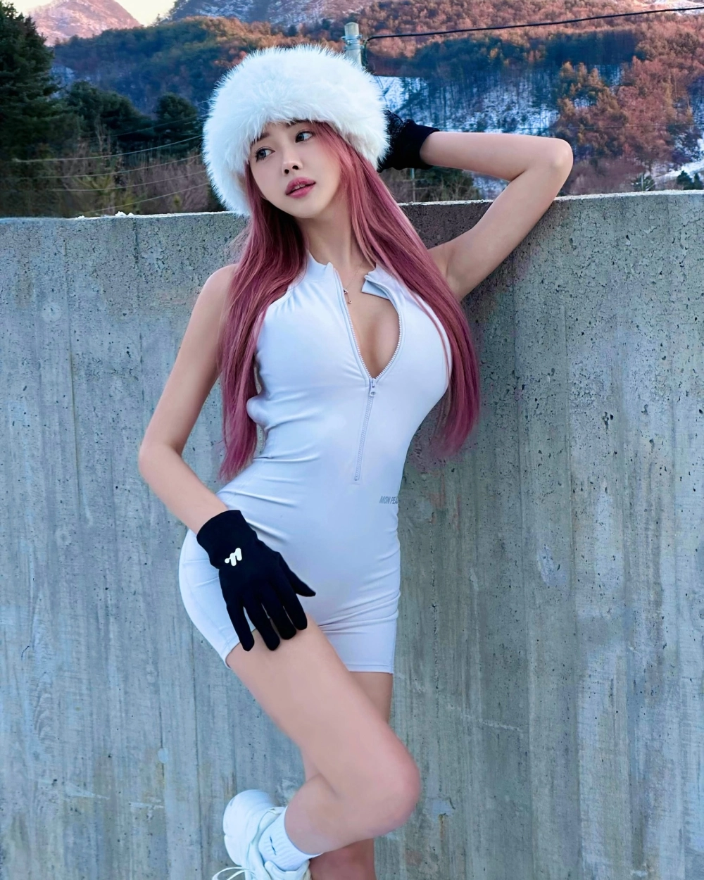 Gái xinh vú to tắm cảnh tắm ngực to ướt át sexy nóng bỏng mê hoặc